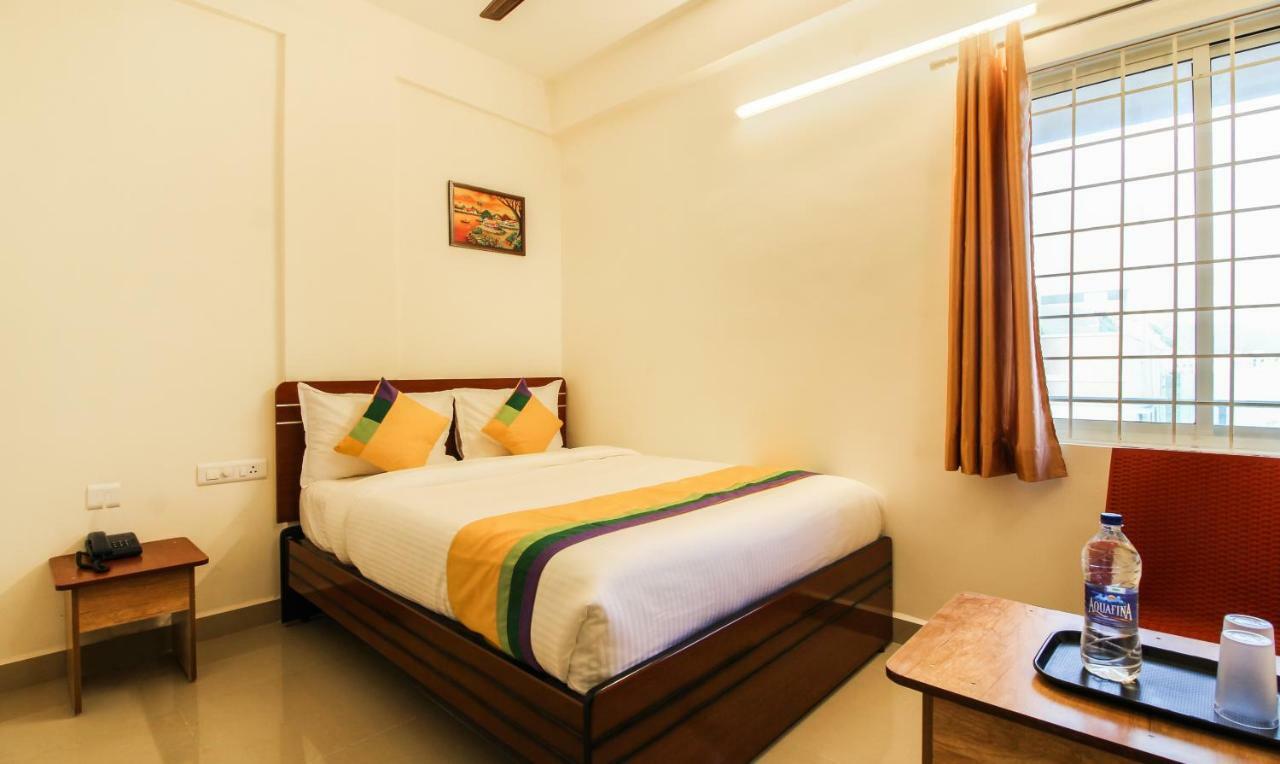 Hotel Treebo Trip Riyas Grand Tirupati Exteriér fotografie
