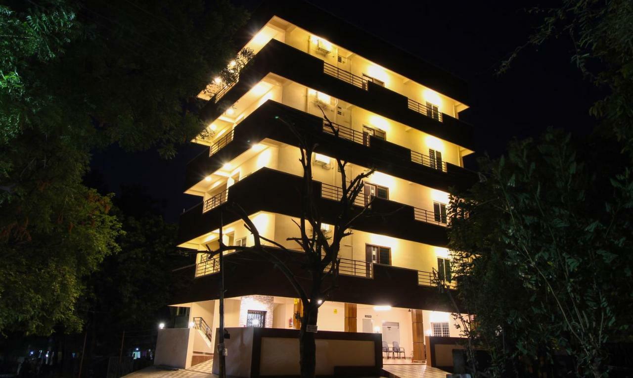 Hotel Treebo Trip Riyas Grand Tirupati Exteriér fotografie